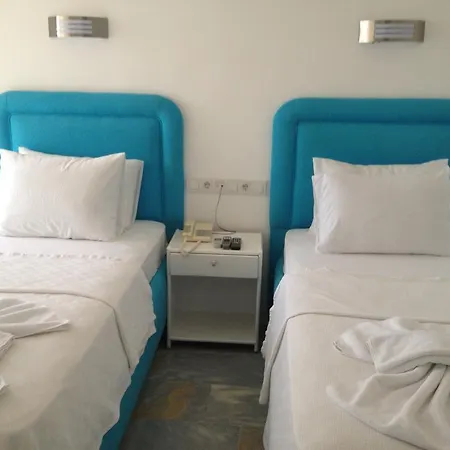 מלון Hidden Garden 2*