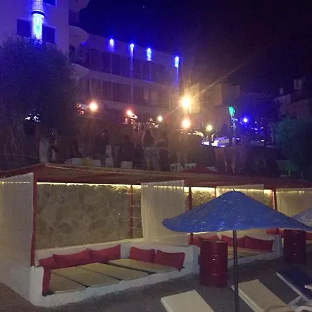 ホテル Hidden Garden 2*