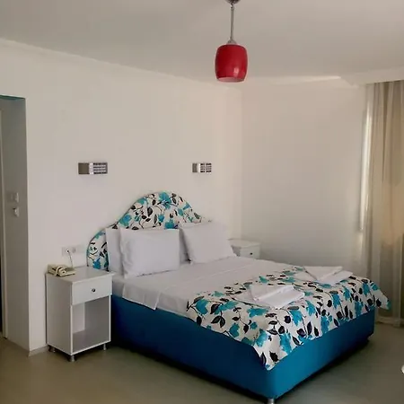 מלון Hidden Garden 2*