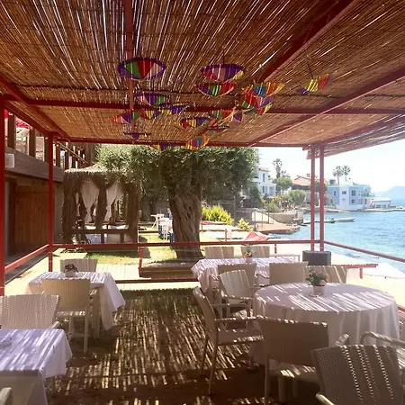 מלון Hidden Garden 2*