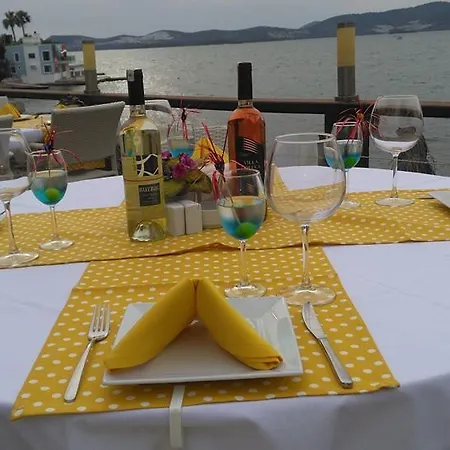 מלון Hidden Garden