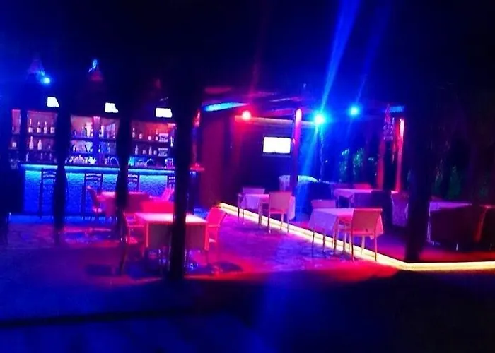 ホテル Hidden Garden 2*